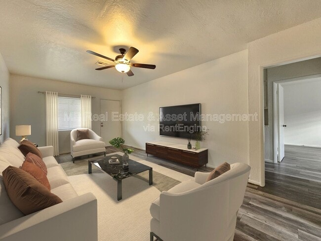 Building Photo - 1527 E Oak St Unit 2