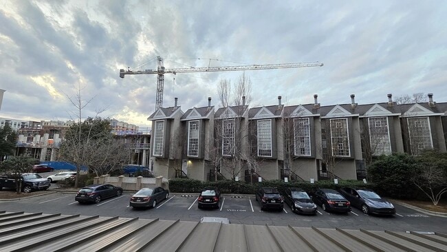 Photo - 405 W 7th St
