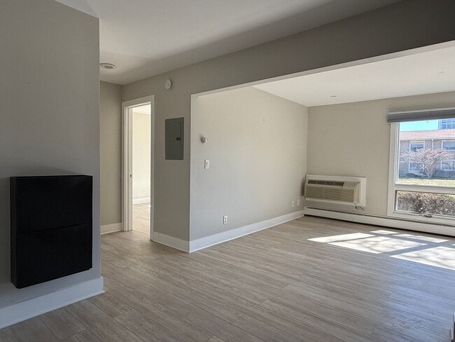 Building Photo - Updated One Bedroom in Cherboneau North | Quiet, Private Setting