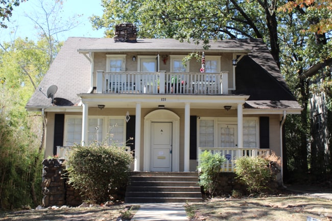 Building Photo - 820 N Spruce St Rental