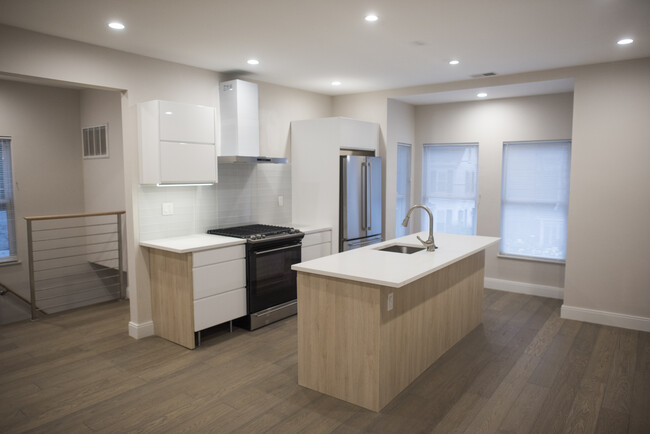 Building Photo - 48-50 Tuttle St Unit 2 Rental