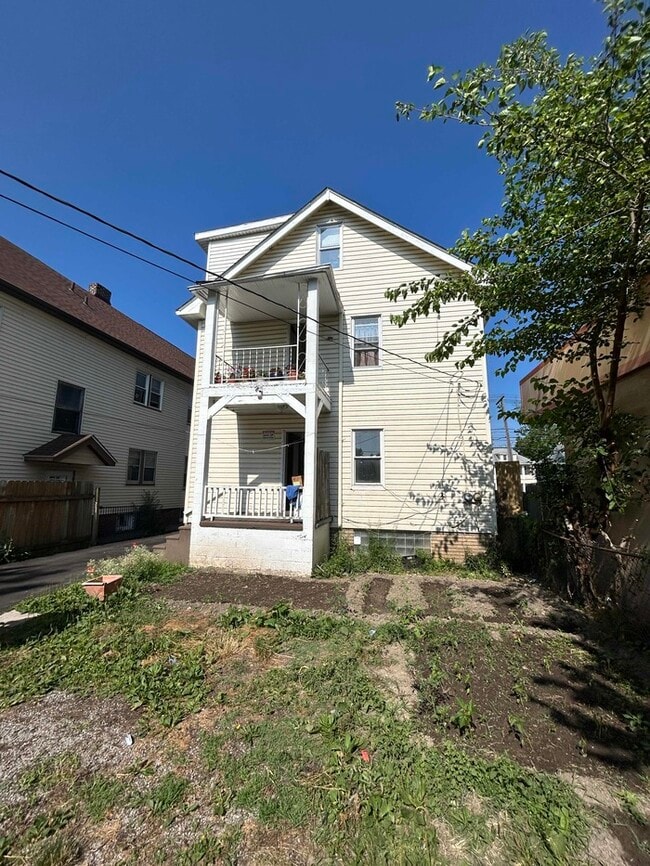 Building Photo - 3391 W 117th St Unit 3 Rental