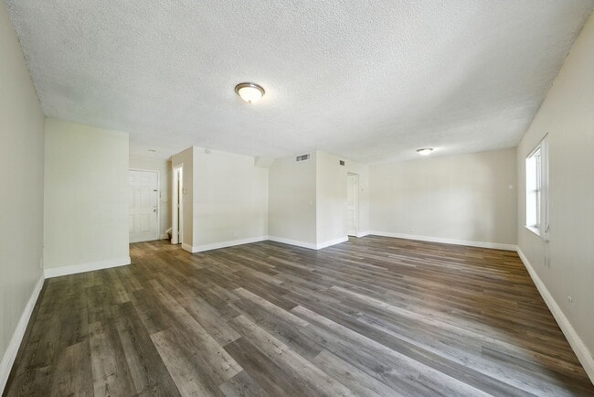 Building Photo - 17901 NW 68th Ave Unit T206 Rental