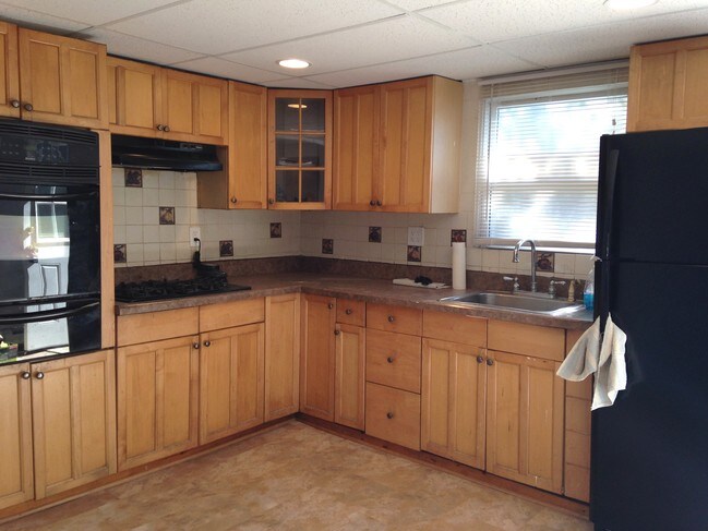 Kitchen - 48 Port Monmouth Rd Unit 1