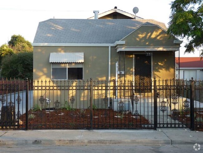 Building Photo - 2 Bedroom/ 1 Bathroom Front Unit in Haywar... Rental