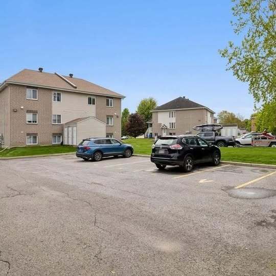 Parking - 575 Rue De Sainte-Maxime Unité 1