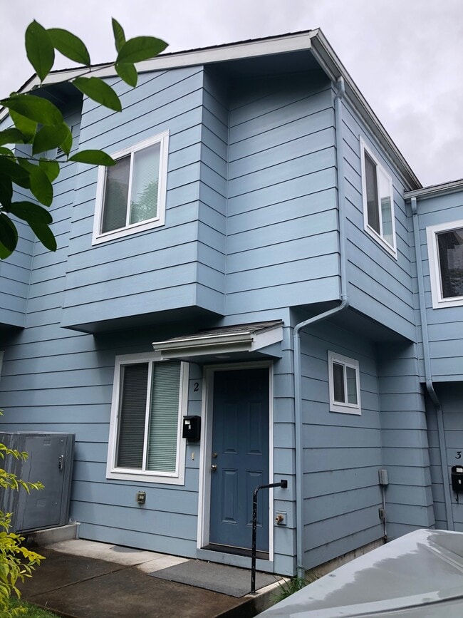 Photo - 1940 Emerald Alley