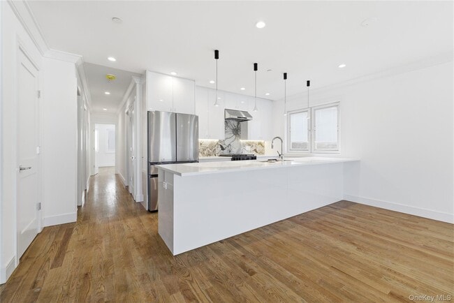 Photo - 550 E Harrison St