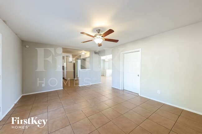 Photo - 5702 N 19th Dr