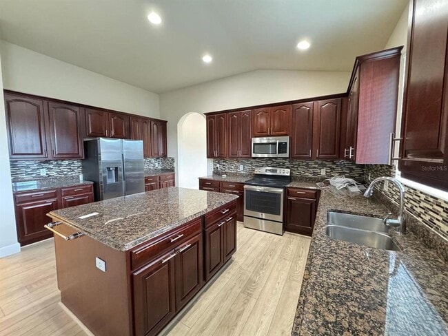 Photo - 1268 Toluke Point