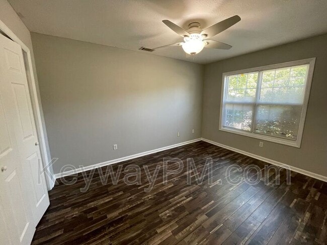 Photo - 445 Northrop Pl