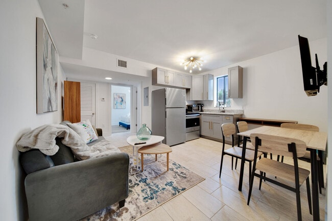 Building Photo - Shenadoah 2166 Unit 101 Rental