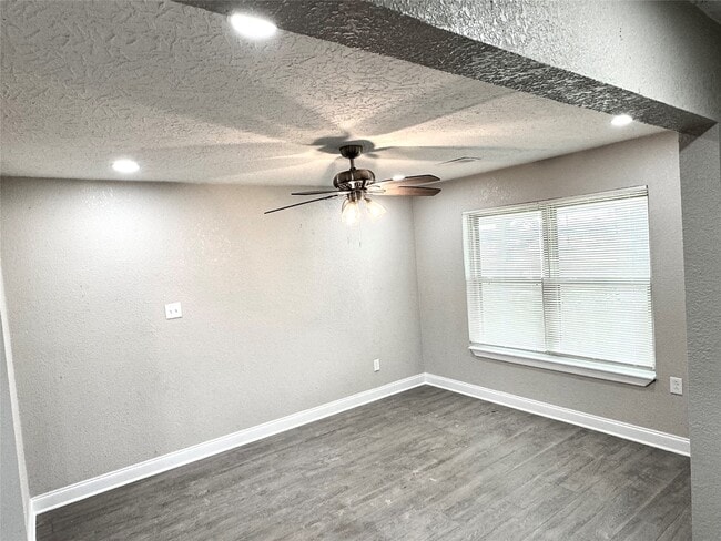 Photo - 6321 Apache Dr