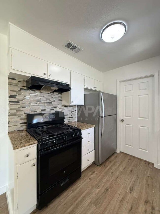 Photo - 1906 Wilsons Creek St