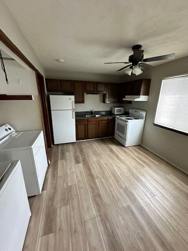 Building Photo - 8753 MB Unit 8755