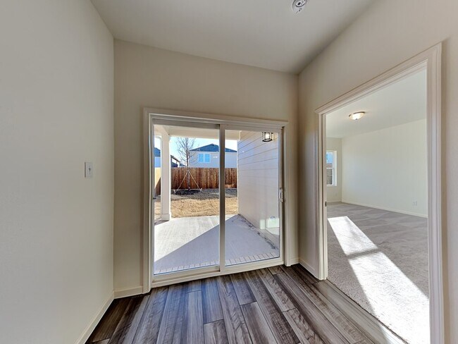 Photo - 617 Colgate Cir