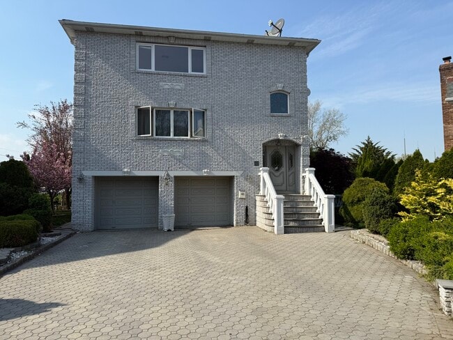 Building Photo - 33 Willow Wood Ct Unit 2