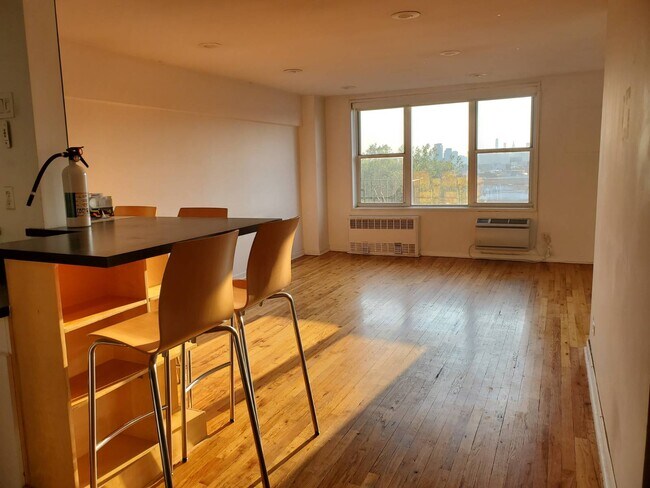 Photo - 50-15-50-39 39th St Condo Unit 6B