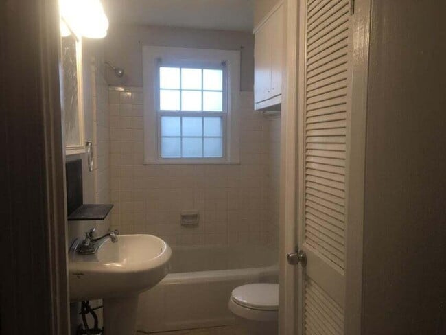Photo - 1723 Kissingbower Rd