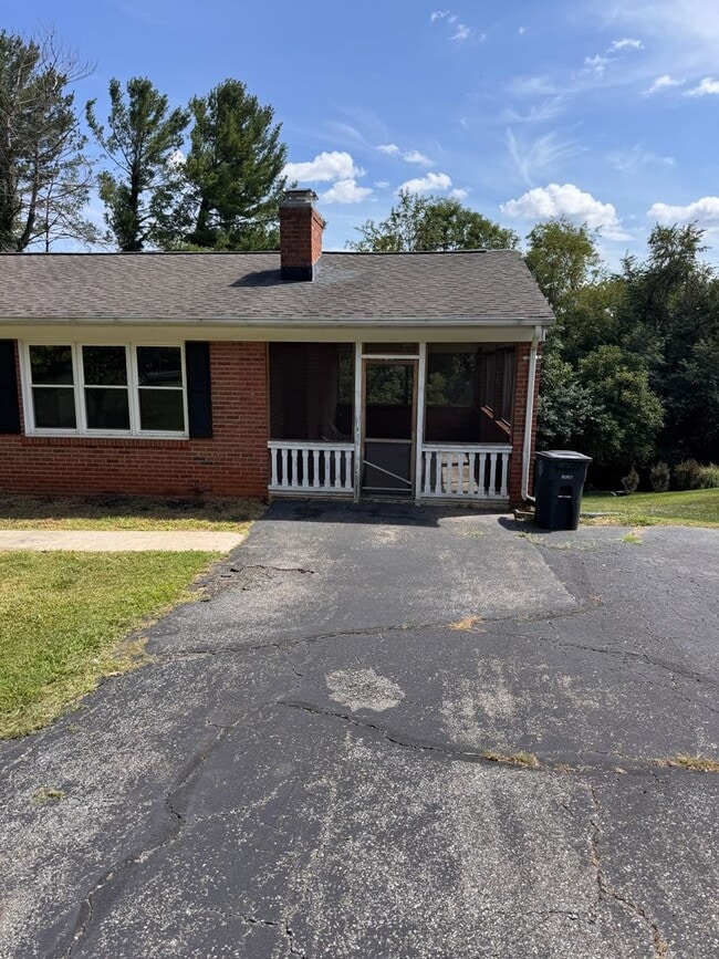 Photo - 104 Westburg Dr