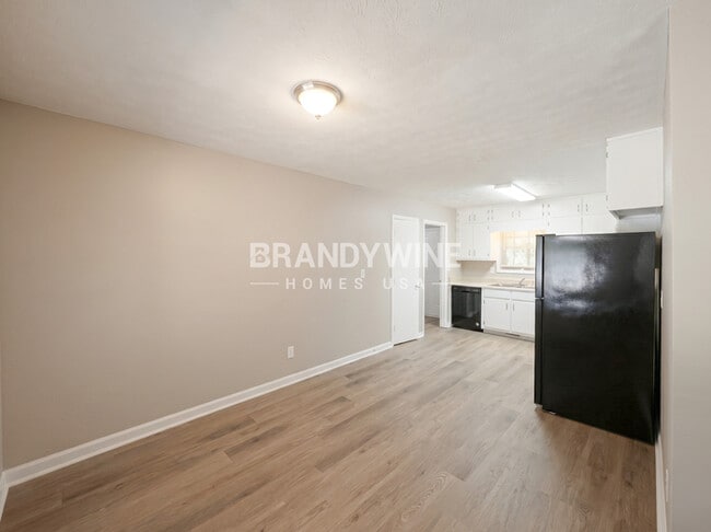 Photo - 2150 Moon Dr SW