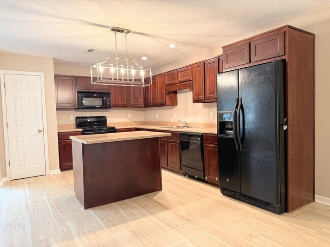 Photo - 106 Abby Ln