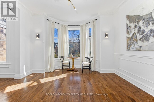 Photo - 110 Cowan Ave