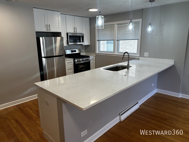 Photo - 2821 W Summerdale Ave Unit 1W