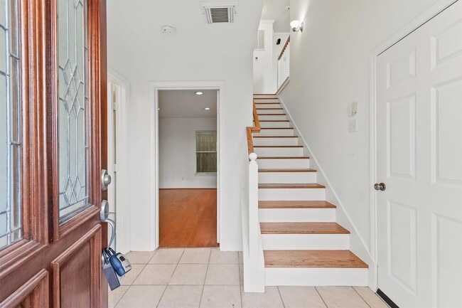 Photo - 1433 Oneil St