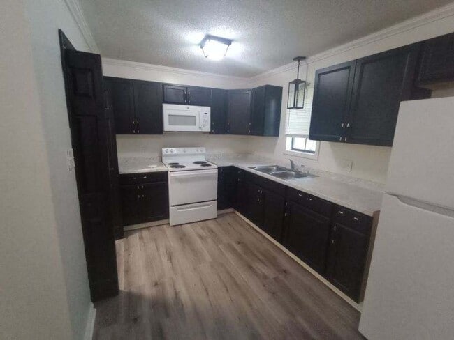350 Westside Dr