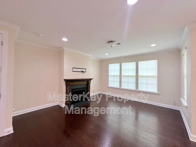 Photo - 761 McRae Rd
