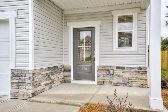 Photo - 778 Count Fleet Ct