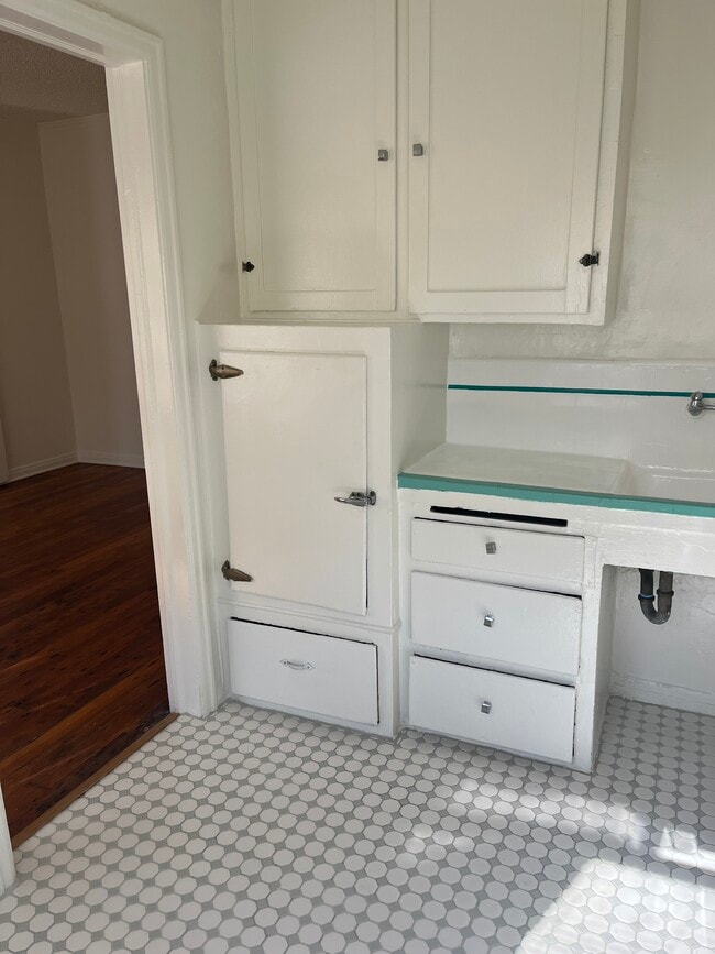 Photo - 545 S Hobart Blvd Unit 204