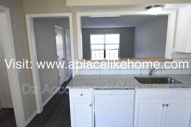 Photo - 912 S Edgebrook Ln Unit Apt A