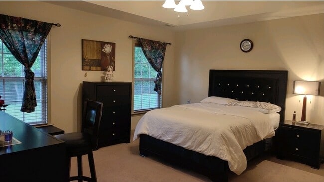 Photo - 124 Paladin Dr