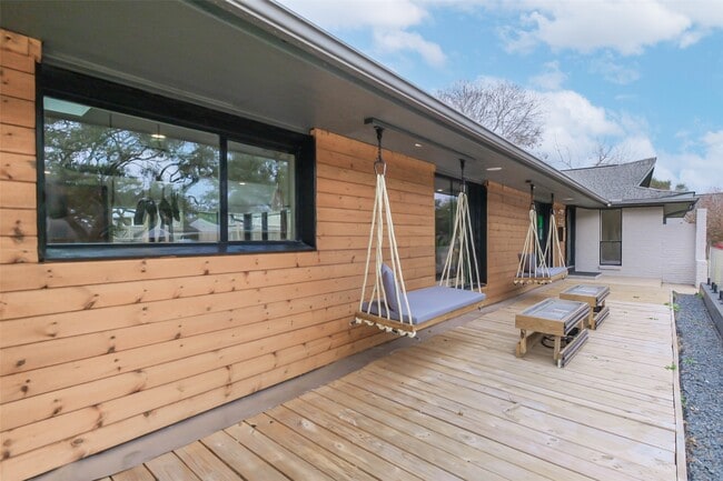 Photo - 7810 Nairn St