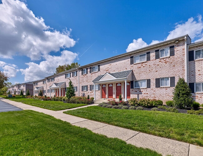 Building Photo - Village Square