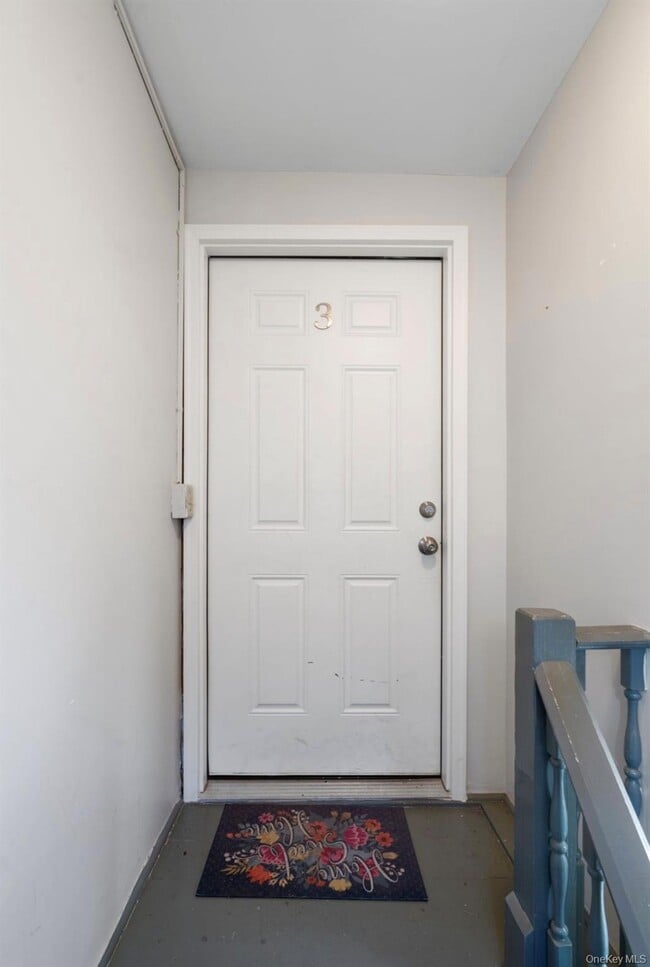 Building Photo - 29 Hooker Ave Unit 3