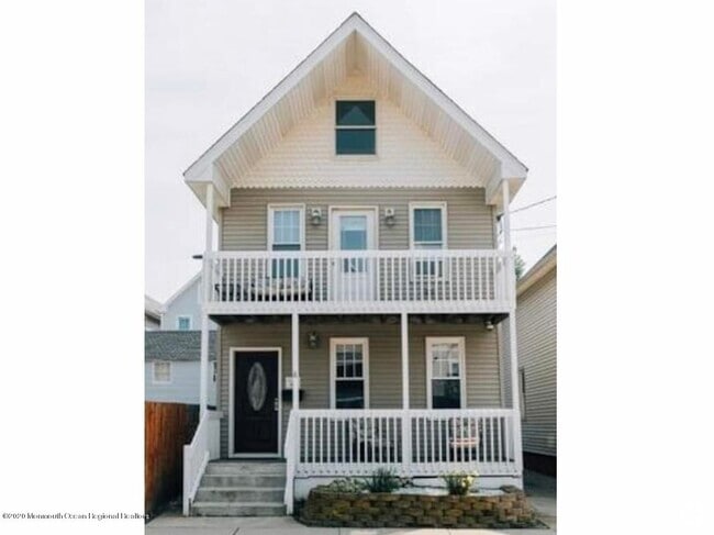 Building Photo - 8 Surf St Rental