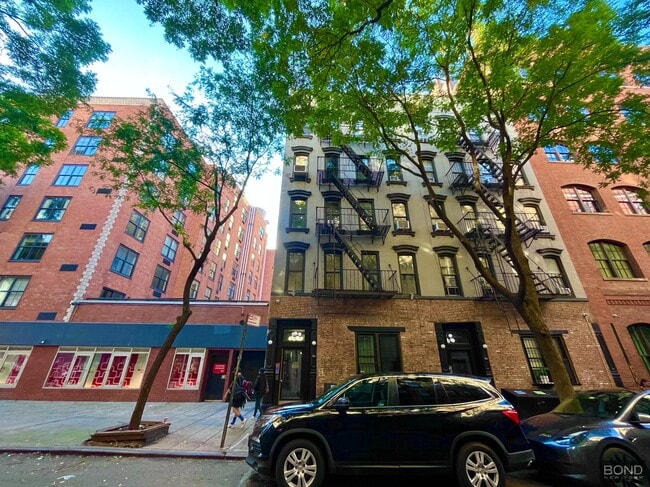 Building Photo - 307 Mott St Unit 1A Rental