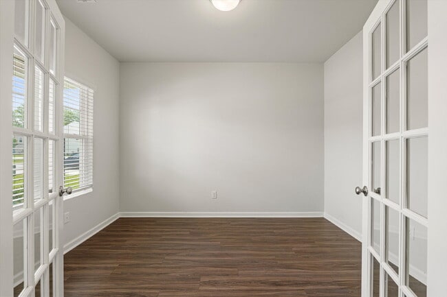 Photo - 4 Bedroom, 2.5 baths, with a 2 car garage located in Shell Point Farm.