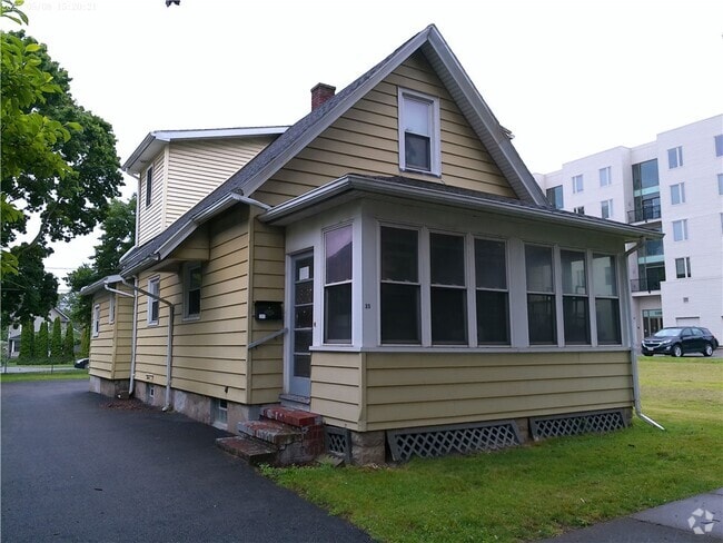 Building Photo - 35 Langslow St Rental