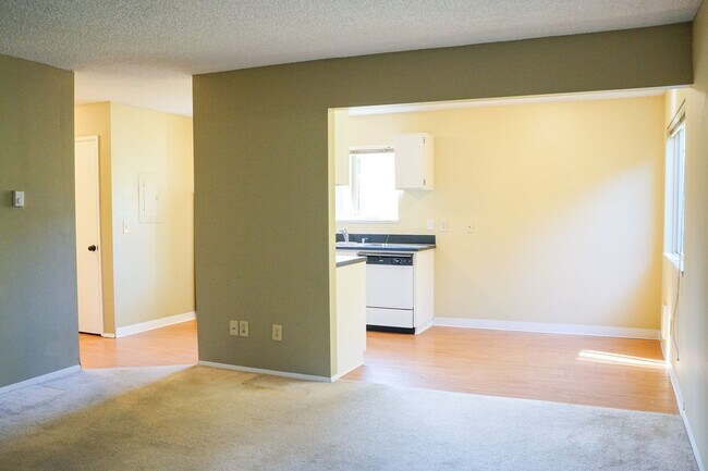 Photo - Close-in SE: Garden Level 1 Bdr w/ DW, Private Patio, & Parking! Unit 18