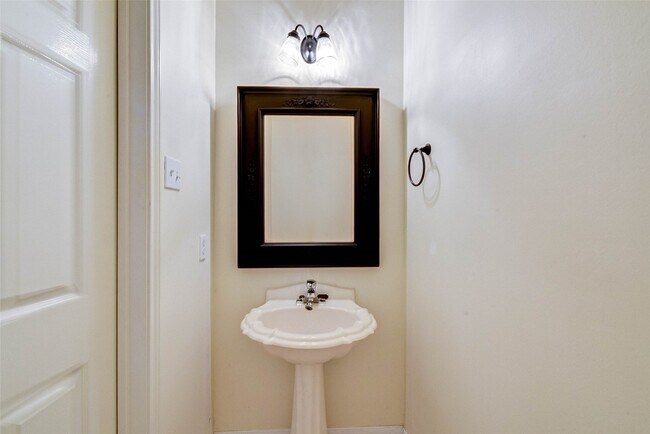 Building Photo - 8918 Cade Dr