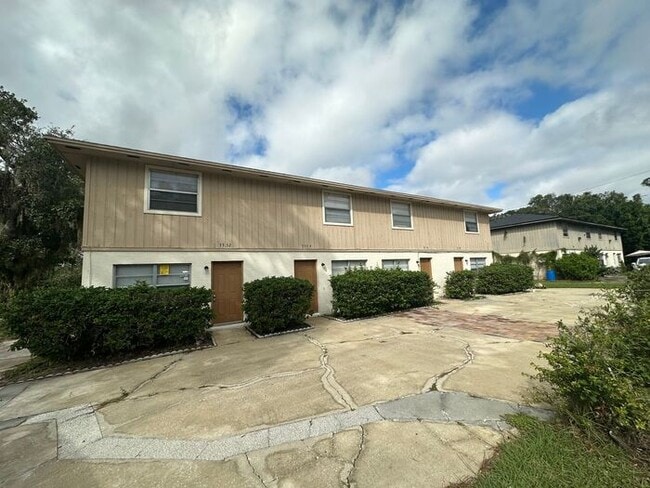 Building Photo - Cute 2/1.5 Town Home Available Near UCF!