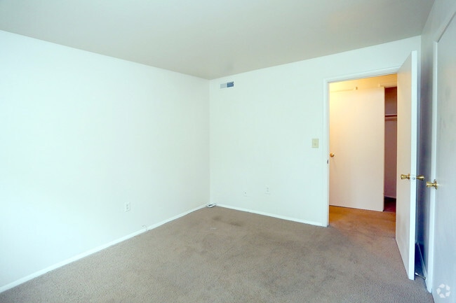 County Green Apartment Homes