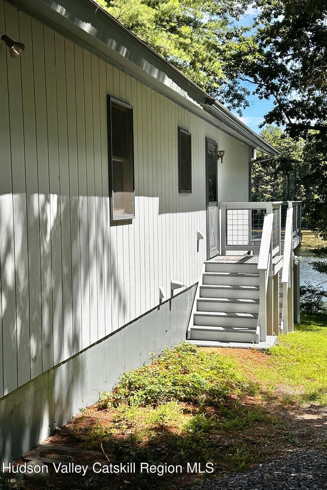 Photo - 1256 Lakeview Rd