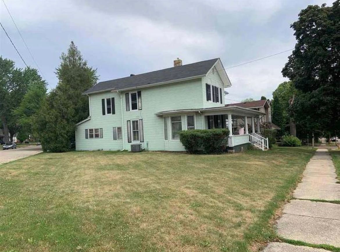 Photo - 408 Ravine St