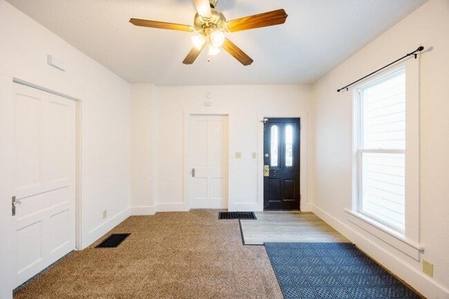 Photo - 317 W 4th St