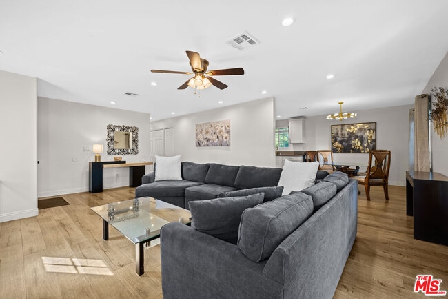 Photo - 1935 W 29th St